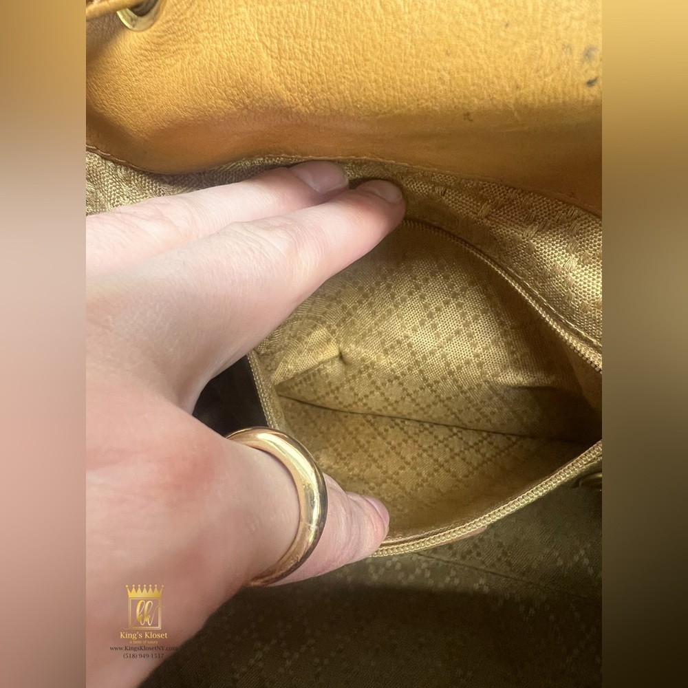 Gucci drawstring leather backpack - image 9